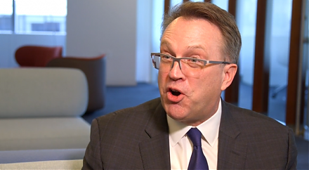 New York Fed CEO John Williams sees no need to raise the interest rate unless economic growth or inflation rises to a high gear.