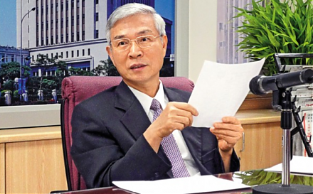 Global economic uncertainty now lurks in a thick layer of mystery.