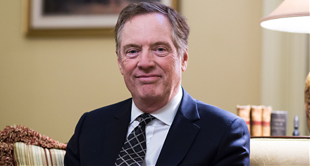 U.S. trade envoy Robert Lighthizer proposes America to require regular touchpoints to ensure Sino-U.S. trade deal enforcement.