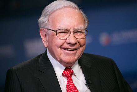 Warren Buffett warns that the current cap ratio of U.S. stock market capitalization to real GDP seems to be much higher than the long-run average benchmark.