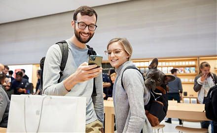 Apple unveils 3 iPhone 11 models with new original video services and stars such as Oprah Winfrey, Jennifer Aniston, and Reese Witherspoon.