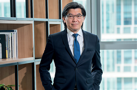 China turns on its 5G telecom networks in the hot pursuit of global tech supremacy.