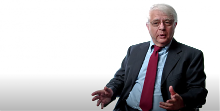 Mark Granovetter follows the key principles of modern economic sociology to analyze social relations and economic phenomena.