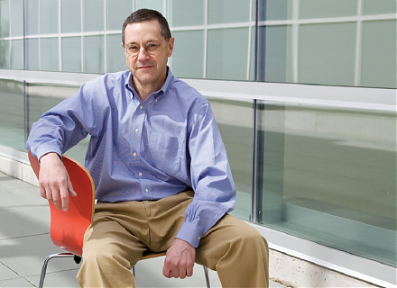 Steven Shavell presents his economic analysis of law in terms of the economic outcomes of both legal doctrines and institutions.